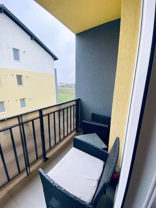 Apartament 2 Camere Modern Si Confortabil Giroc Esterno foto